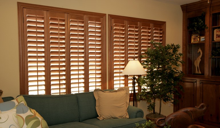 How To Clean Wood Shutters In Cleveland, Ohio